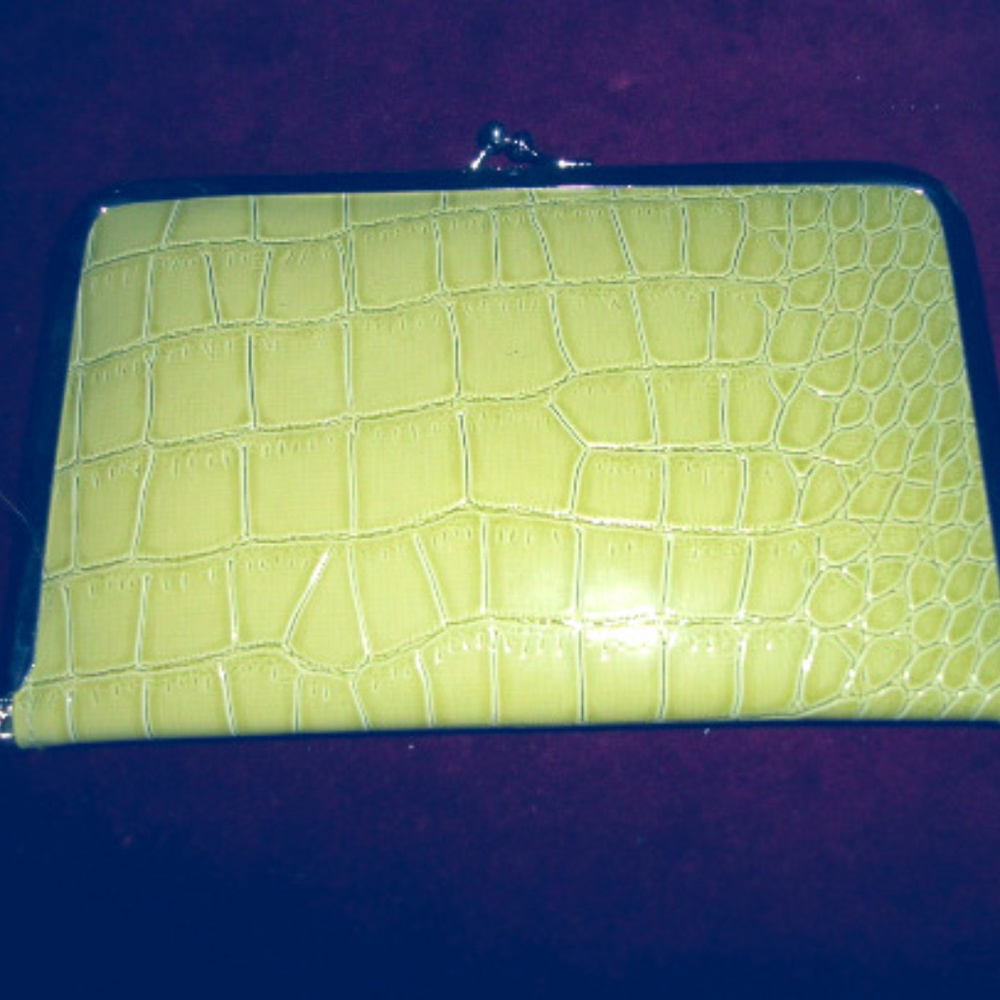 wallet /clutch Lime Green Mock Croc purse  Lk NEW